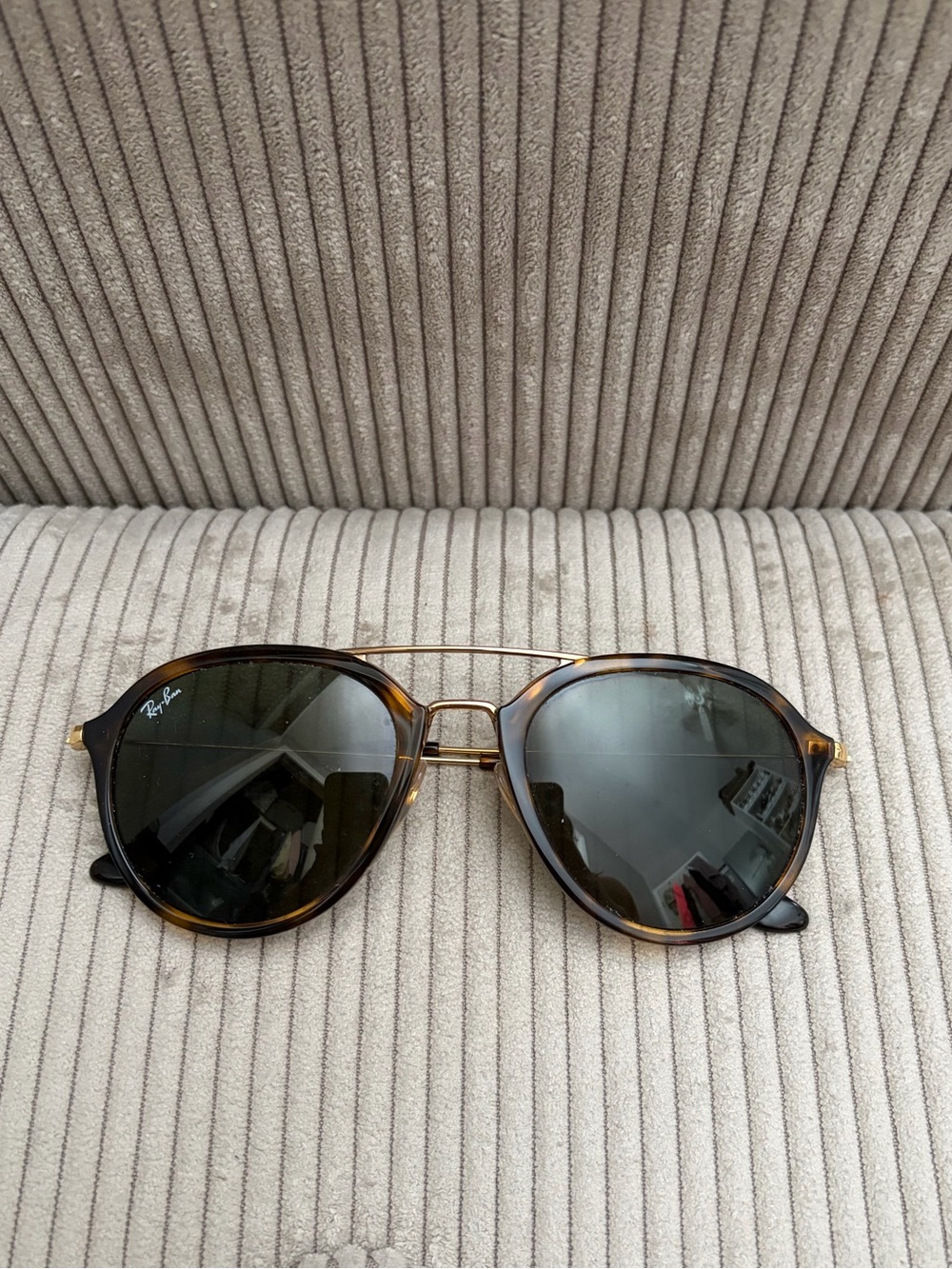 Ray-Ban Men’s Tortoise Frame Sunglasses with Dark Green Lenses
